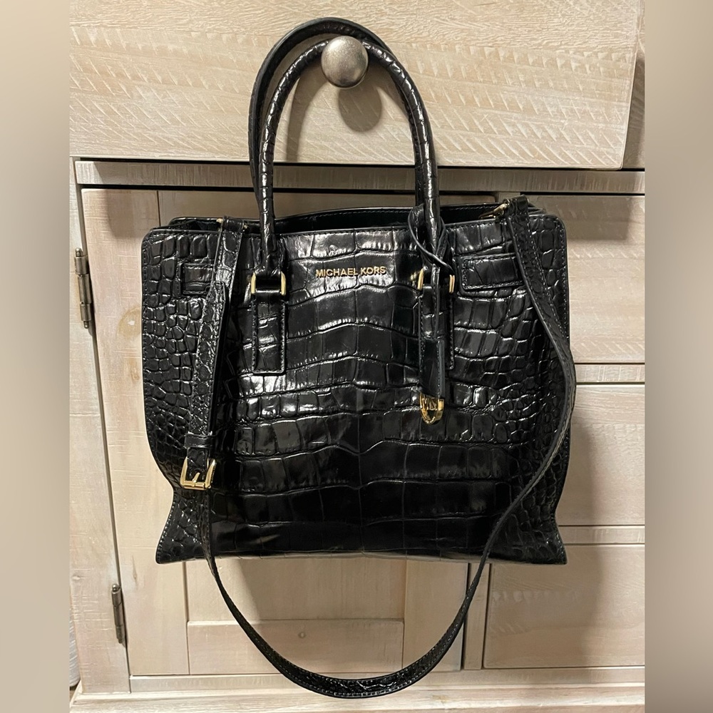 Micheal Kors Black Crocodile Embossed Leather Dillon Tote Bag w. Crossbody Strap